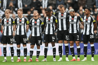 Newcastle United vươn lên vị trí thứ ba sau chiến thắng 5-0