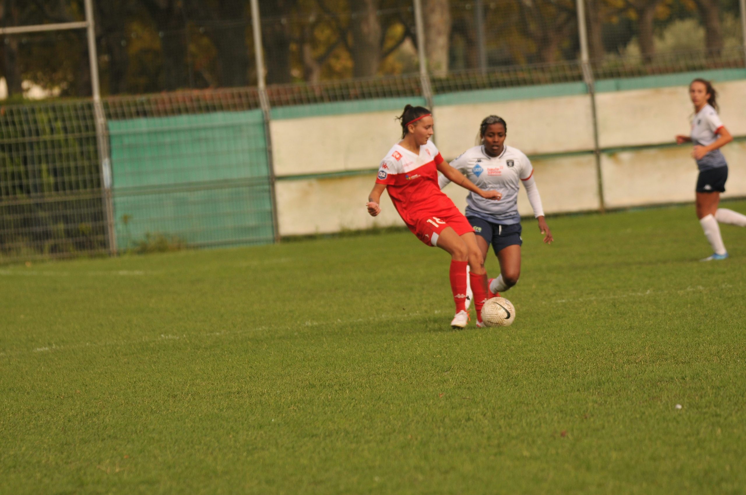 Bóng Đá Nữ Việt Nam và V-League: Mối Liên Kết Mới