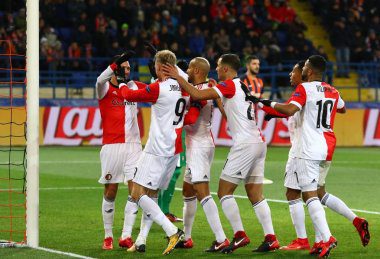 Feyenoord thị uy sức mạnh với chiến thắng 4-1 trước Heracles Almelo